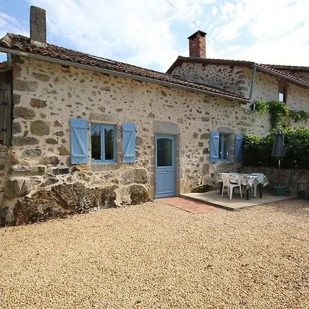 Graffeuil Gites 3 Fabulous Houses Hébergement de vacances Busserolles